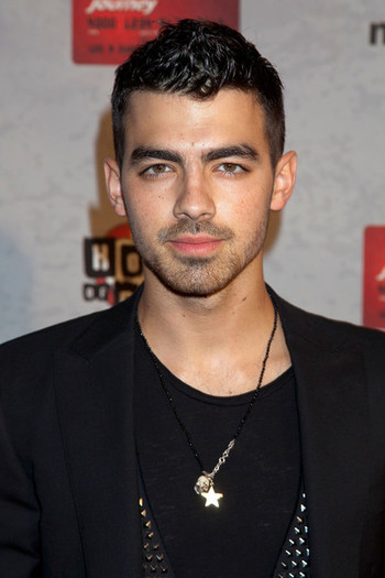 Joe+Jonas+MTV+Concert+Benefit+Lifebeat+3j4Xk_PBfJjl - MTV s Concert To Benefit Lifebeat