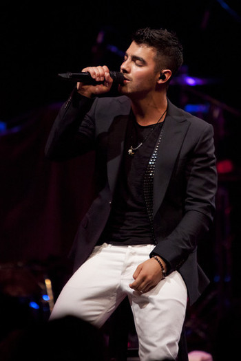 Joe+Jonas+MTV+Concert+Benefit+Lifebeat+br2GpjXMO5al - MTV s Concert To Benefit Lifebeat