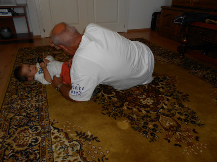 mà joc cu nonnu - ANDREI IN VACANTA ANTALIA SI BRASOV