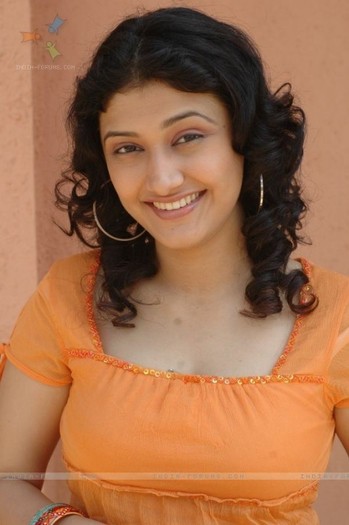 37598-ragini-khanna-looking-sweet