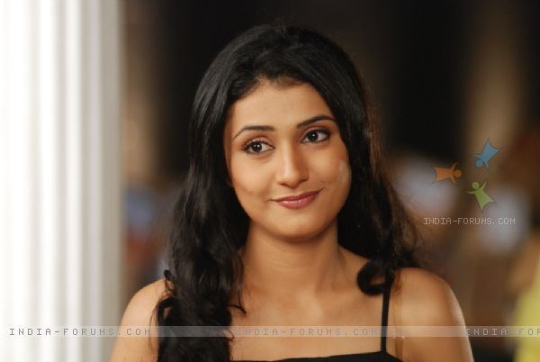 37605-ragini-khanna-looking-charming - Ragini Khanna