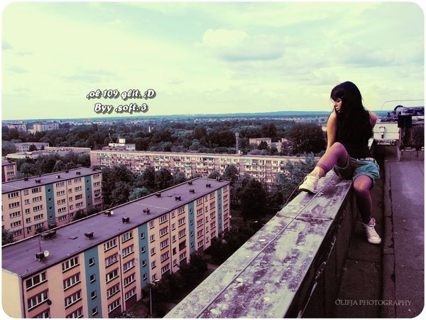 Kristen intra in casa iar Jake pleca. Dar Tori vazu tot.