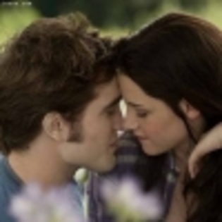 thumbs_gallery_main-robert-pattinson-eclipse-stills-photos-02142010-07