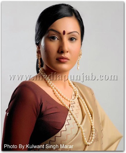 Kamya Punjabi copy