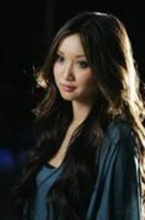 44049436_JKEVUPCVW - brenda song