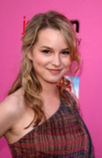 33292576_KDBWDDWPP - bridgit mendler