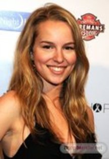 43368733_ZKZLHAUSG - bridgit mendler