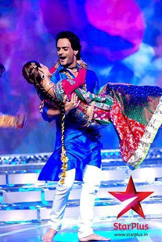 59945_157717904246730_152216818130172_420796_282978_n - xxSara Khan si Angad Hasija-Sadhna si Alekhxx