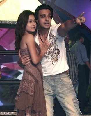 65846_178902435461610_152216818130172_548105_7670185_n - xxSara Khan si Angad Hasija-Sadhna si Alekhxx