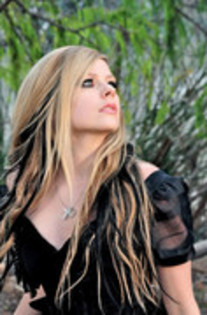 38646099_KKIMHLPCO - Avril Lavigne