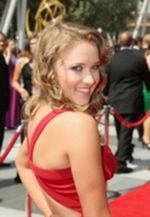 RCFZEXWCUSJEEEZZJNJ - emily osment