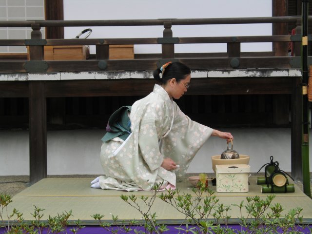 Ceremonia-ceaiului-Japonia - origami si chanoyu