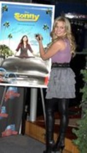 12674835_NMRKZCIJG - Tiffany Thornton