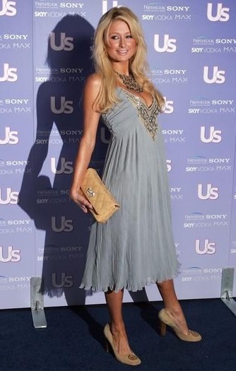 Paris_Hilton_1256684268_0 - 0 Hainute purtate de PARIS HILTON