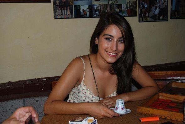 Hazal-Kaya-movie-hazal-kaya-24979974-590-396