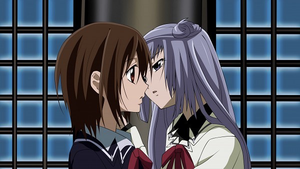 Maria: bne am sa plec.imi dai un pupic?...Yuuki: te-ai ticnit femeie - Oo Despre noi oO