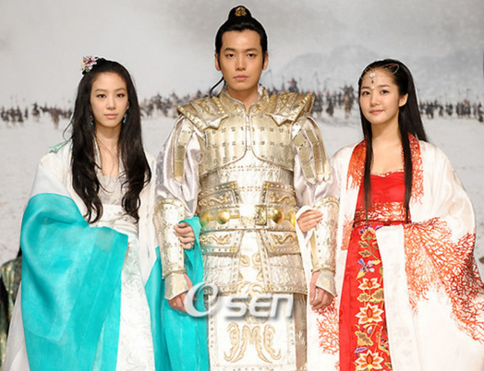 Park Min Young.jpgq