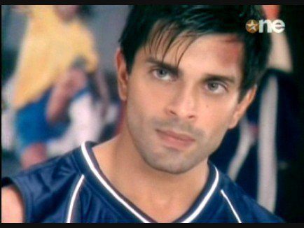 281601_226426090730478_145556422150779_684074_5685219_n - xxKaran Singh Grover-Armaanxx