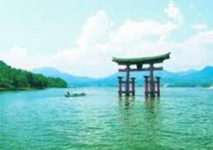 Iar Ino are un templu in apa