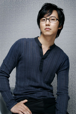 nam-gil-kim-698214l-poza - Kim Nam Gil
