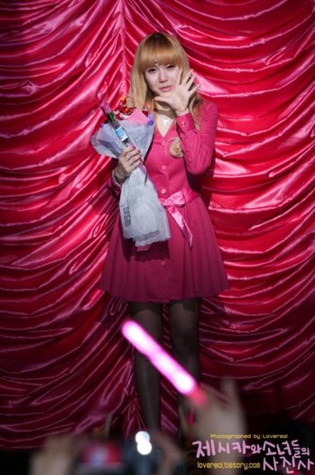 Jessica Jung Soo Yeon, member of Girls Generation (211)