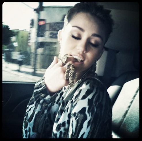Glittery Of Miley (6) - 0 x- Miley Ray Glittery