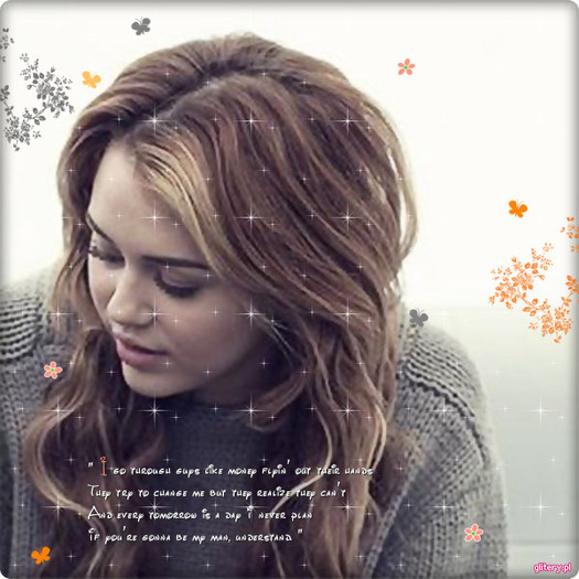 Glittery Of Miley (18) - 0 x- Miley Ray Glittery