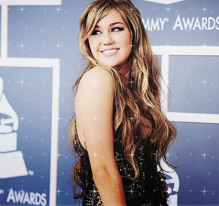 Glittery Of Miley (13)