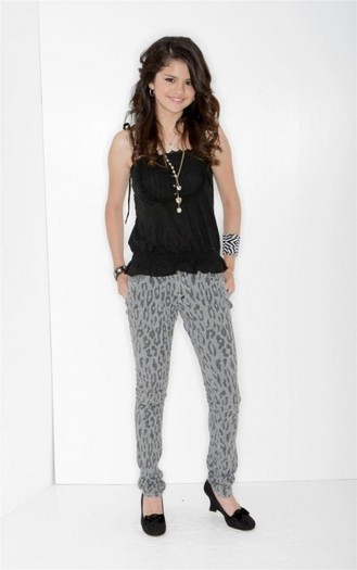 Selena_Gomez_1252603534_2 - Selena_Gomez