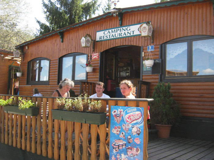 cu prietenii stam la masa - Regensburg-straubing-passau-linz-Grein-Melk-Tuln-Wiena