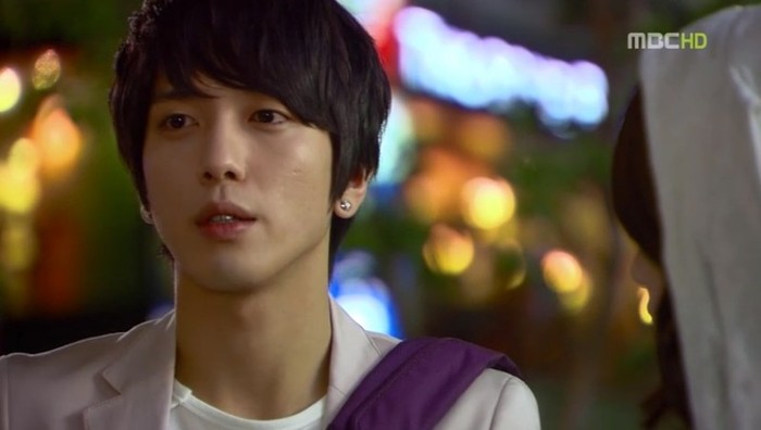 Jung-Yong-Hwa-youve-fallen-for-me-heartstrings-23655005-830-470