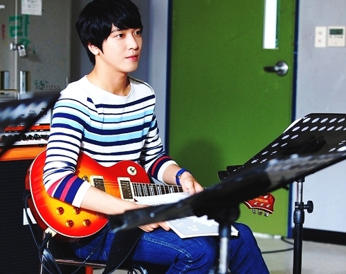 tumblr_lpn1opkC6J1qbtz88o1_500 - Lee Shin