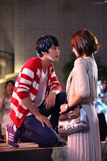 Lee-Kyu-Won-Lee-Shin-kiss-youve-fallen-for-me-heartstrings-24308913-450-675