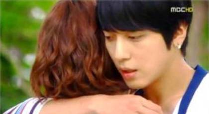 Lee-Shin-Kyu-Won-Ep-11-youve-fallen-for-me-heartstrings-24387340-358-196