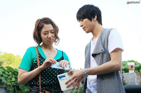 Lee-Shin-Lee-Kyu-Won-youve-fallen-for-me-heartstrings-23655305-490-325 - Lee Shin si Lee Kyu Won