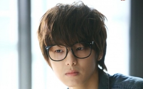Kang-Min-Hyuk-youve-fallen-for-me-heartstrings-23654792-480-300 - Yeo Joon Hee