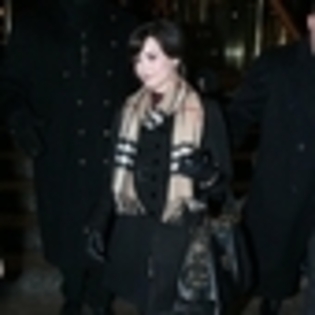 demi-lovato-170680l-thumbnail_gallery - demi lovato