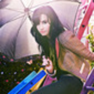 demi-lovato-406884l-thumbnail_gallery