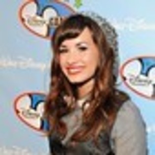 demi-lovato-407673l-thumbnail_gallery