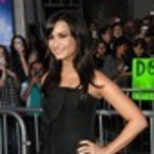 demi-lovato-465012l-thumbnail_gallery - demi lovato