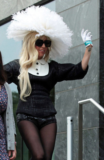Lady+Gaga+Lady+Gaga+Heads+MTV+Studios+lVWPkLlpxGpl