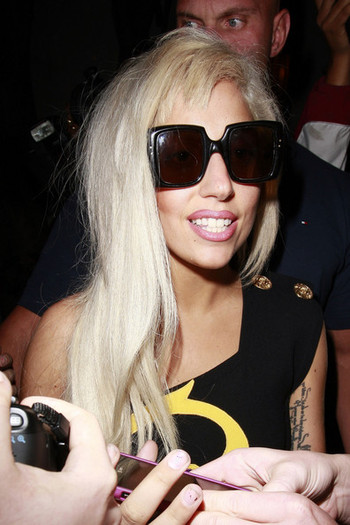 Lady+Gaga+Lady+Gaga+Leaves+Recording+Studio+dVSSnU6KpjHl