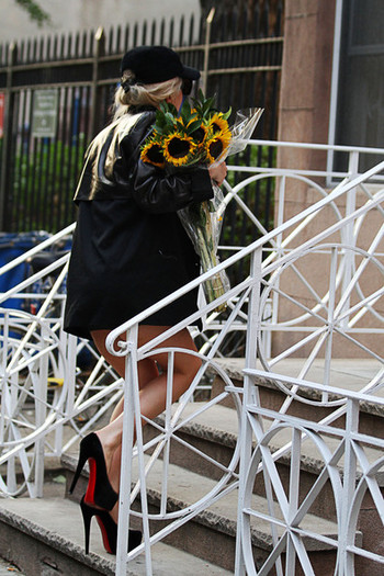 Lady+Gaga+Lady+Gaga+Midtown+Manhattan+2+ED7cKNdwrnYl