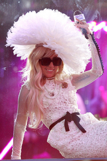 Lady+Gaga+Lady+Gaga+MTV+Studios+NYC+RFDvaMPYQZ7l - Lady Gaga