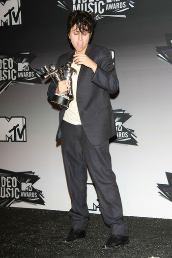 Lady+Gaga+Lady+Gaga+Poses+Male+Persona+MTV+bgbIz5P16cEl - Lady Gaga