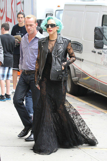 Lady+Gaga+Lady+Gaga+Out+Midtown+Manhattan+SwtdDdlzglFl