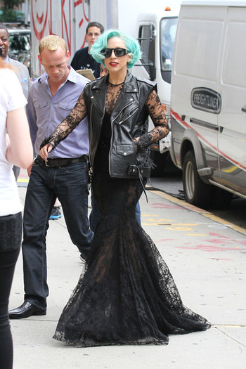 Lady+Gaga+Lady+Gaga+Out+Midtown+Manhattan+z8asNiJHlzLl
