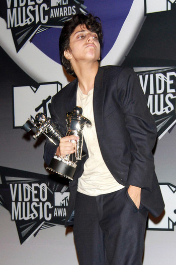 Lady+Gaga+Lady+Gaga+Poses+Male+Persona+MTV+3he8o44tJOil