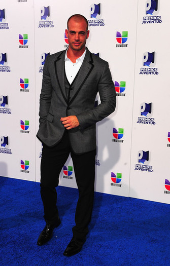 William+Levy+Suave+Professionals+Une+Blanca+OD24aByVIo_l