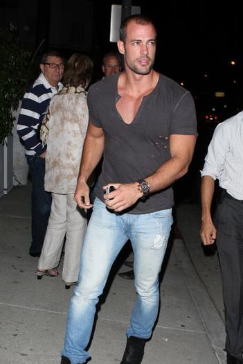 william-levy-y-eugenio-derbez-2_409x611